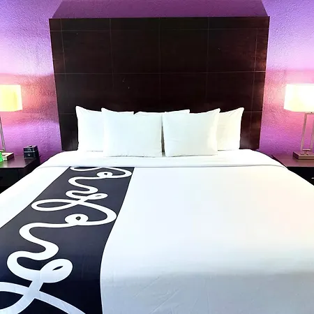 La Quinta By Wyndham Orlando Universal Area - Free Shuttle To Universal Exterior photo